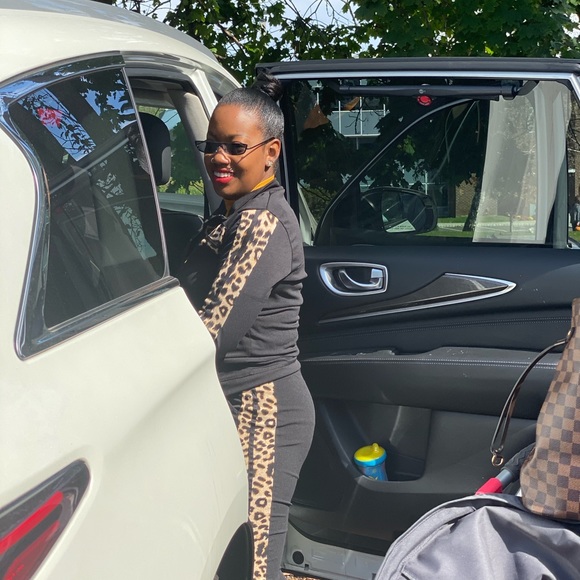 2 piece jogger/lounge set - Picture 5 of 8